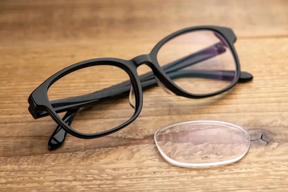 Eyeglass
